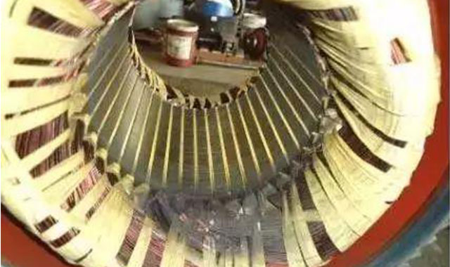 電機運行電壓不穩(wěn)定燒毀案例圖